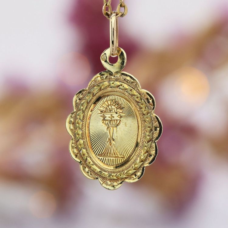 Antike Kelchmedaille aus Gelbgold