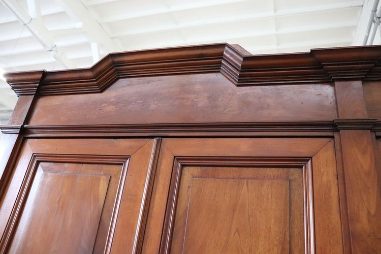 Large antique wardrobe in solid walnut, Italy Mid 19th century
