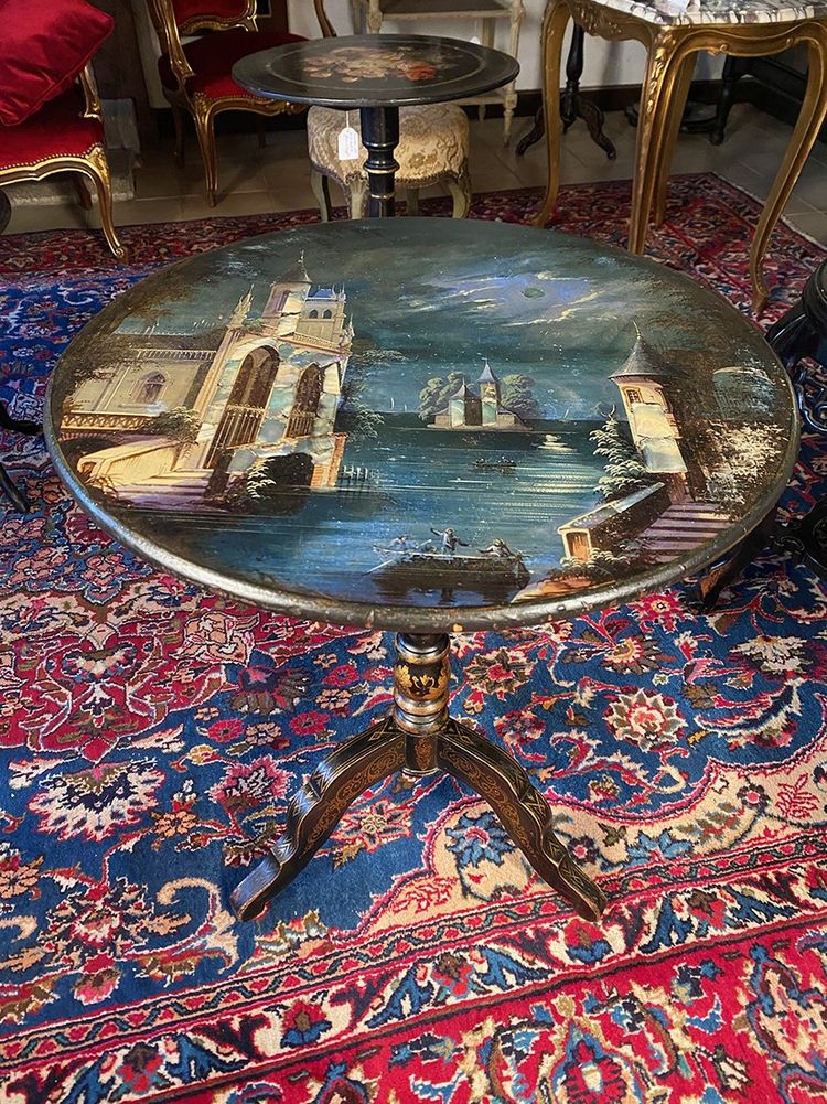 Tavolo a dondolo di Napoleone III decorato con un paesaggio dipinto e intarsiato in madreperla