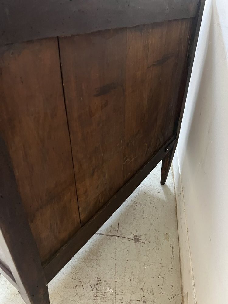 Commode de style Louis XVI en chene massif XIX siècle 