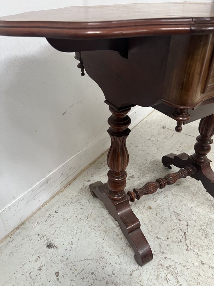 Napoleon period book table in mahogany and veneer 19th century