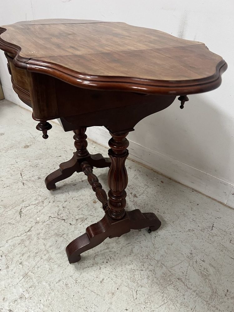 Napoleon period book table in mahogany and veneer 19th century