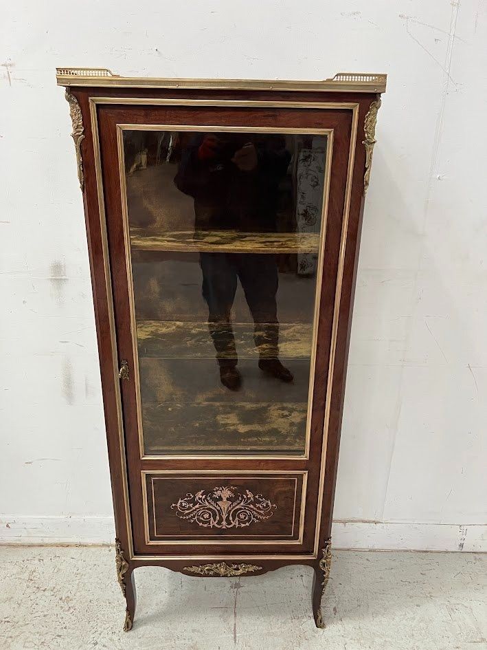 Vitrine de style Louis XV en acajou et bronze XIX siècle 