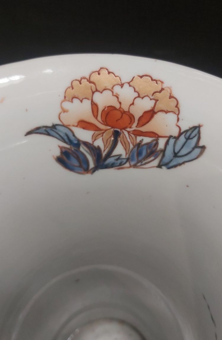 Grand vase cylindre évasé décor Imari fin XIXème. 