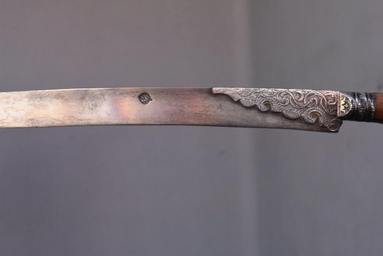             Couteaux Oriental Type Yatagan  Corne  Blonde Et Argent            