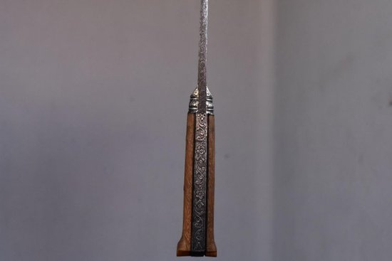             Couteaux Oriental Type Yatagan  Corne  Blonde Et Argent            
