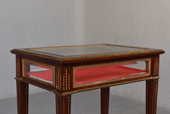             Vitrine De Présentation  En  Acajou Louis XVI époque XIXème            