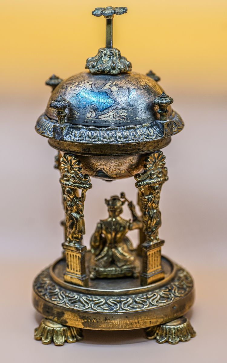 Rare Asian bronze table chime bell