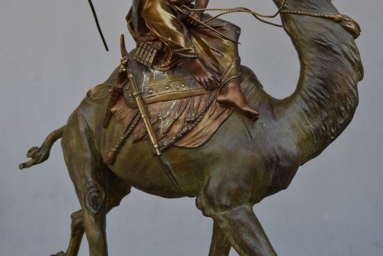            "Le méhariste" spectaculaire bronze orientaliste Edouard Drouot (1859-1945)            