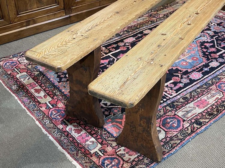 Paire de bancs de table de ferme en sapin début XXème