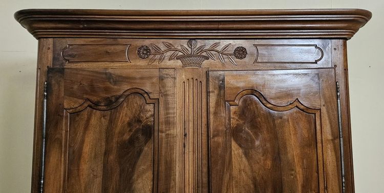Armoire « de Sennecey » – époque Louis XV / XVIIIe - noyer massif  