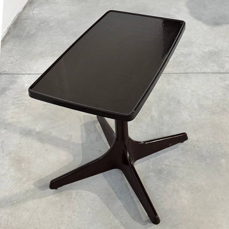 Table basse trolley produite par Kastilia