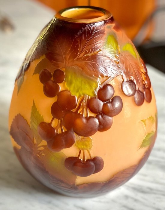 Soufflé Gallé Aux Cerises Vase Jugendstil