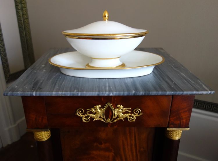 White and gold Sèvres porcelain gravy boat, early 19th century - 1820 - signed