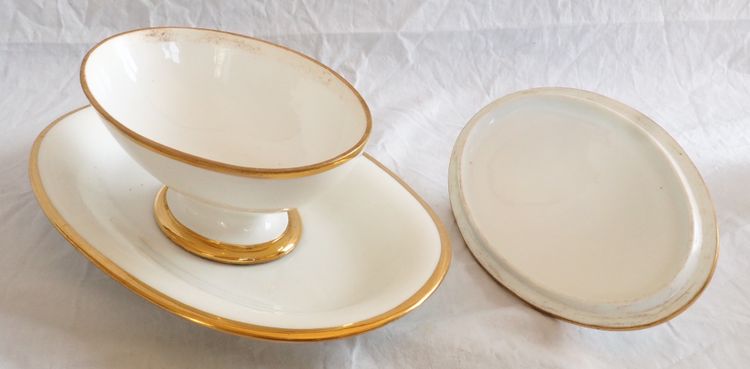 White and gold Sèvres porcelain gravy boat, early 19th century - 1820 - signed