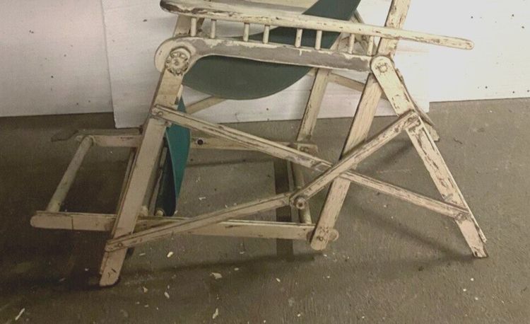 Paire d'Anciens Transats En Bois Laqué XX Siècle