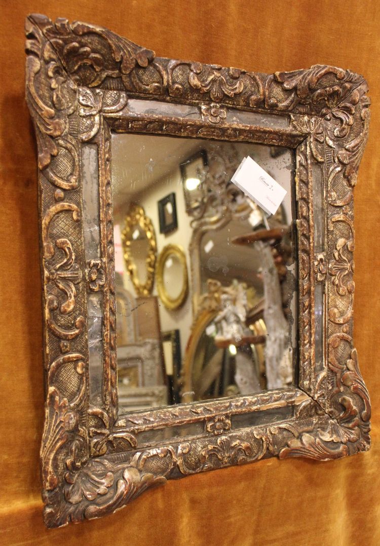43 x 49 cm, Miroir à pare-closes, Louis XIV, bois sculpté argenté, glace mercure, XVIIIème