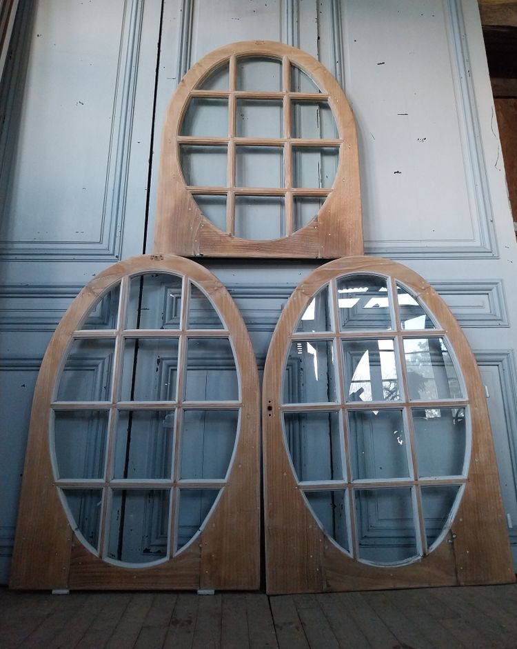 Ensemble de trois œils-de-bœuf anciens en châtaignier