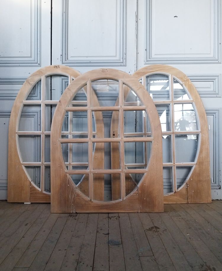 Ensemble de trois œils-de-bœuf anciens en châtaignier