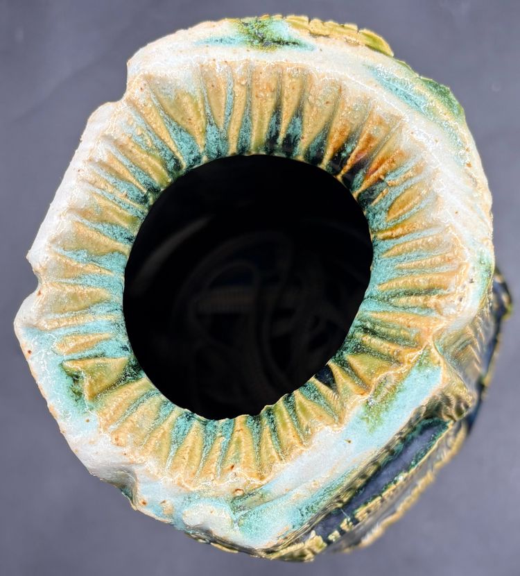 KOROKUSAN JAPANESE VASE