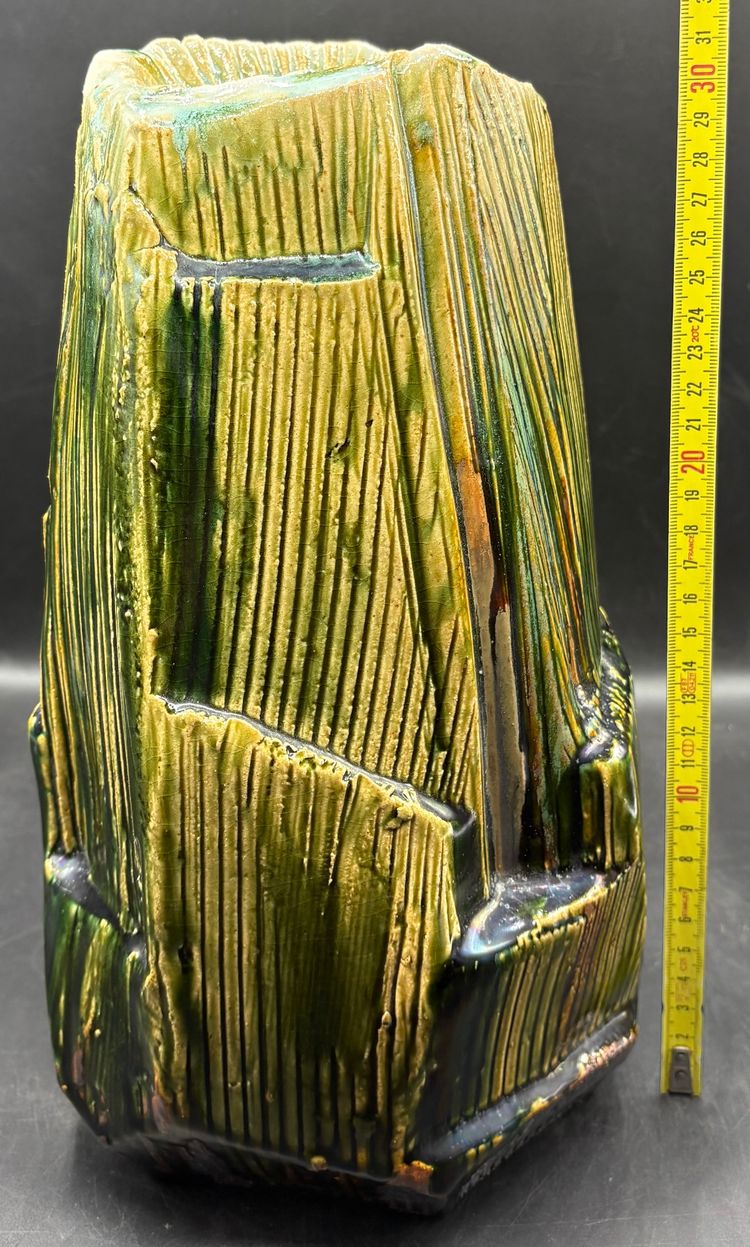 KOROKUSAN JAPANESE VASE