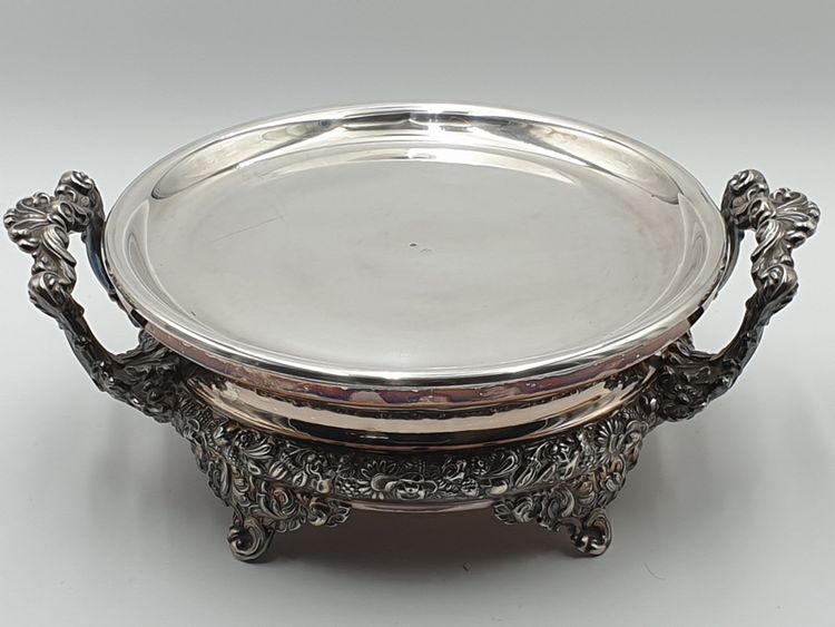 SILVERED METAL PLAT HEATER - Late 19th century - Beautiful chasing work