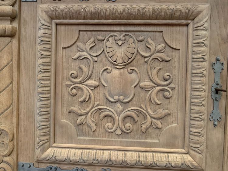 Anrichte Im Renaissance-Stil Aus Massiver Eiche XX Jahrhundert