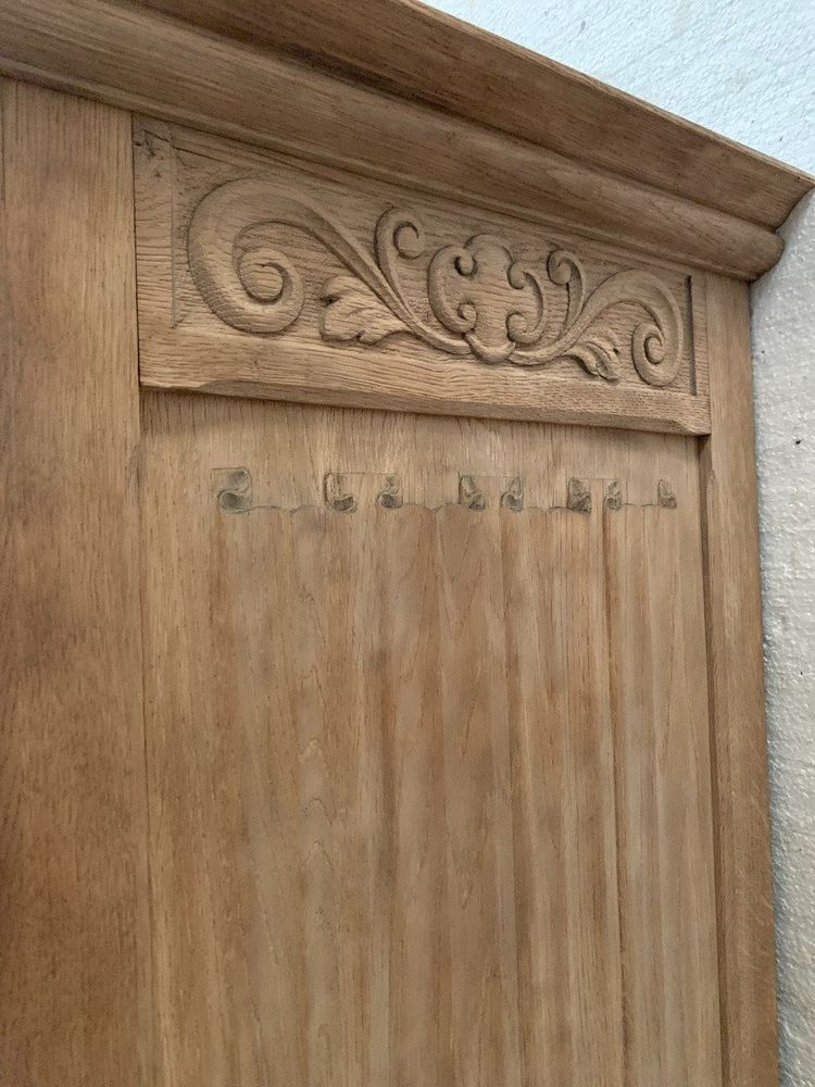 Anrichte Im Renaissance-Stil Aus Massiver Eiche XX Jahrhundert