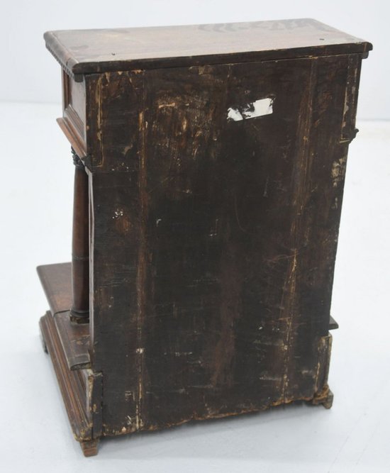 Italian Oratory Oratory in walnut from the 16th century