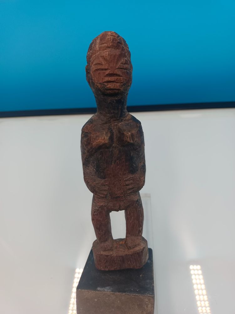 Anthropomorphe Ritualstatuette (Bateba-ähnliche Figur) Vermutlich Lobi