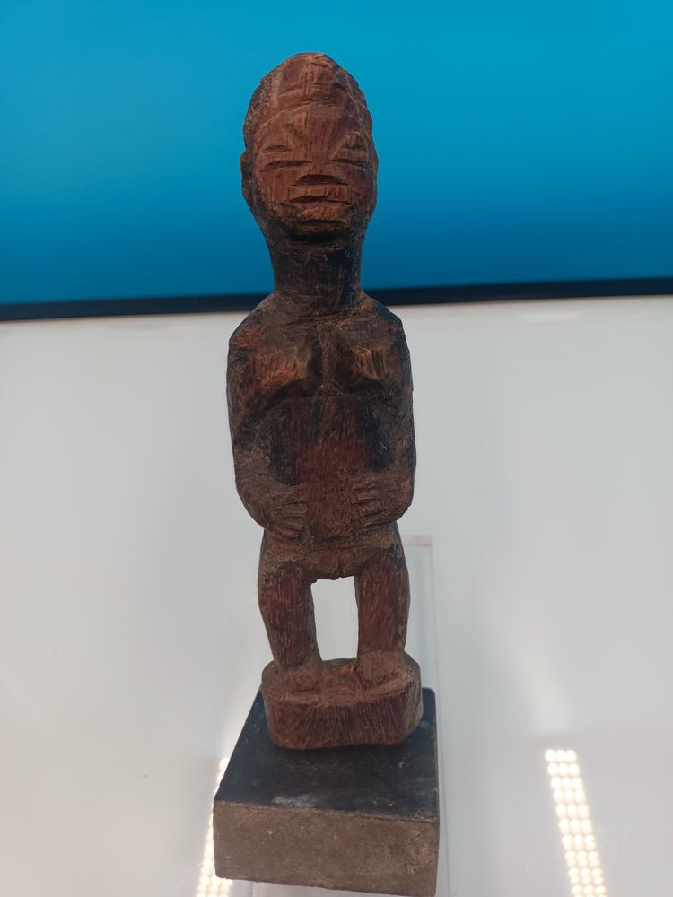 Anthropomorphe Ritualstatuette (Bateba-ähnliche Figur) Vermutlich Lobi