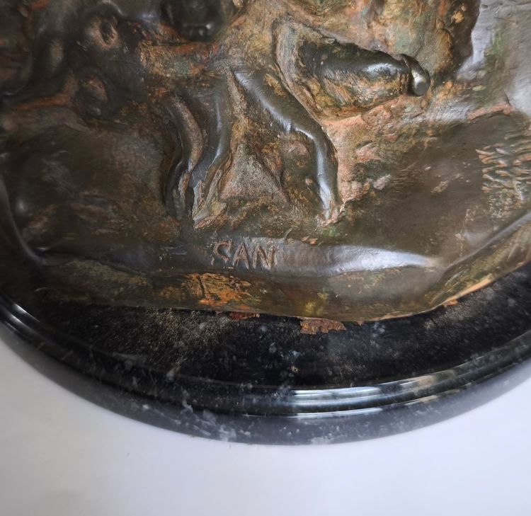 L'OURS, statuette bronze à patine verte