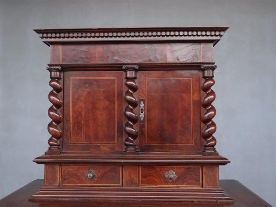 Two Decreasing Bodies of the XVIIth Century In Walnut And Walnut Veneer