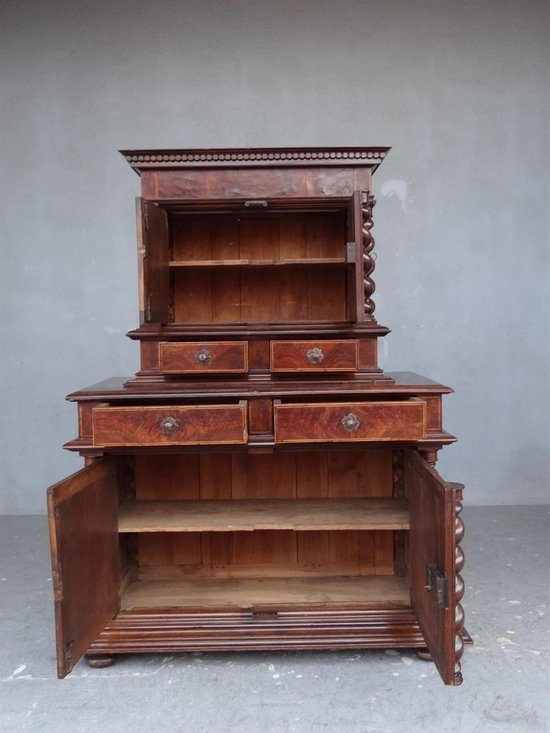 Two Decreasing Bodies of the XVIIth Century In Walnut And Walnut Veneer