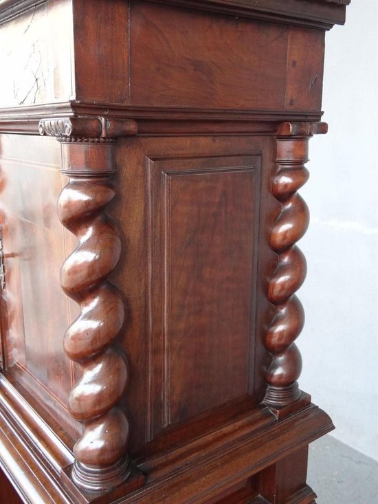 Two Decreasing Bodies of the XVIIth Century In Walnut And Walnut Veneer