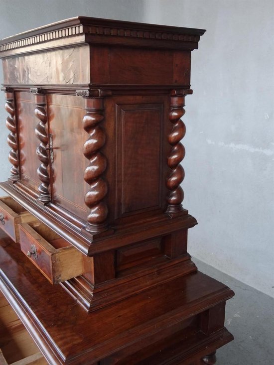 Two Decreasing Bodies of the XVIIth Century In Walnut And Walnut Veneer