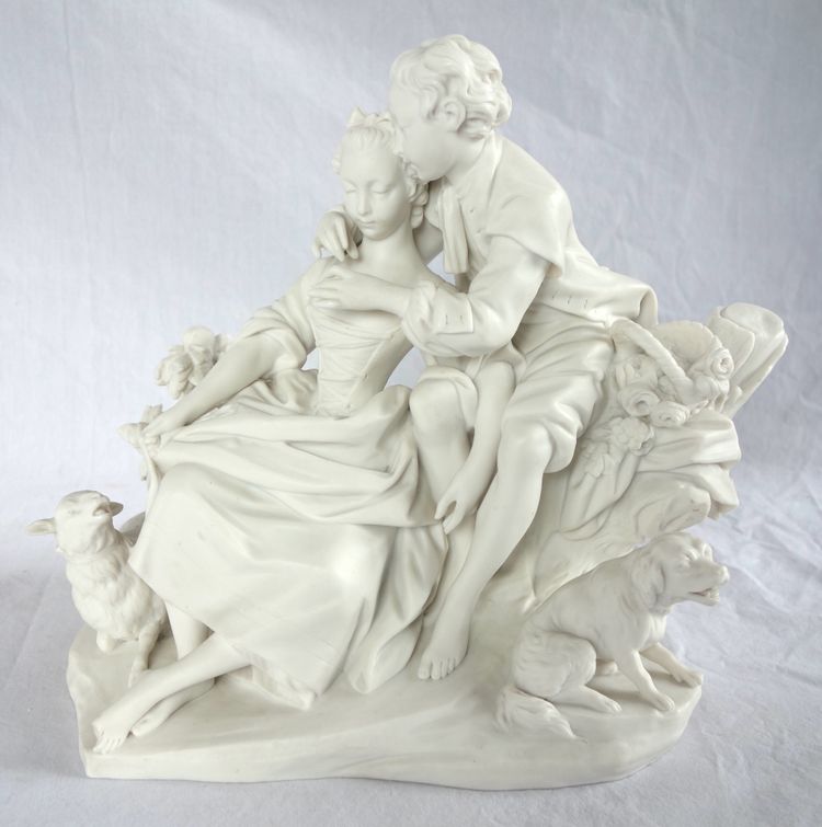 Sèvres : scène galante du XVIIIe siècle - la leçon de flûte, groupe en biscuit - signé