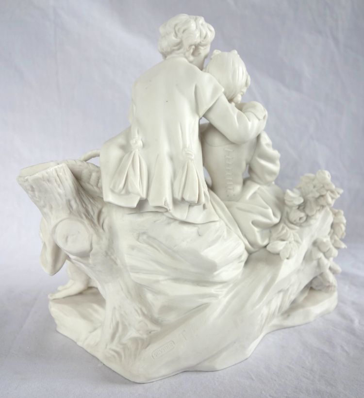 Sèvres : scène galante du XVIIIe siècle - la leçon de flûte, groupe en biscuit - signé