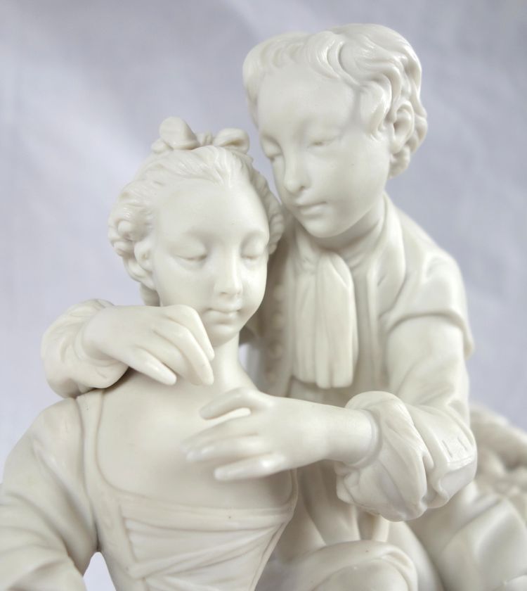 Sèvres : scène galante du XVIIIe siècle - la leçon de flûte, groupe en biscuit - signé