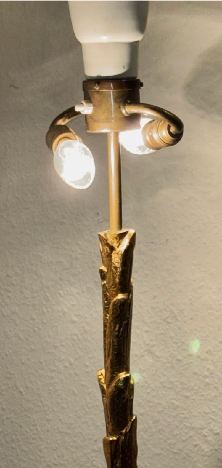 Maison BAGUES or CHARLES ( attributed to ) Large ormolu floor lamp