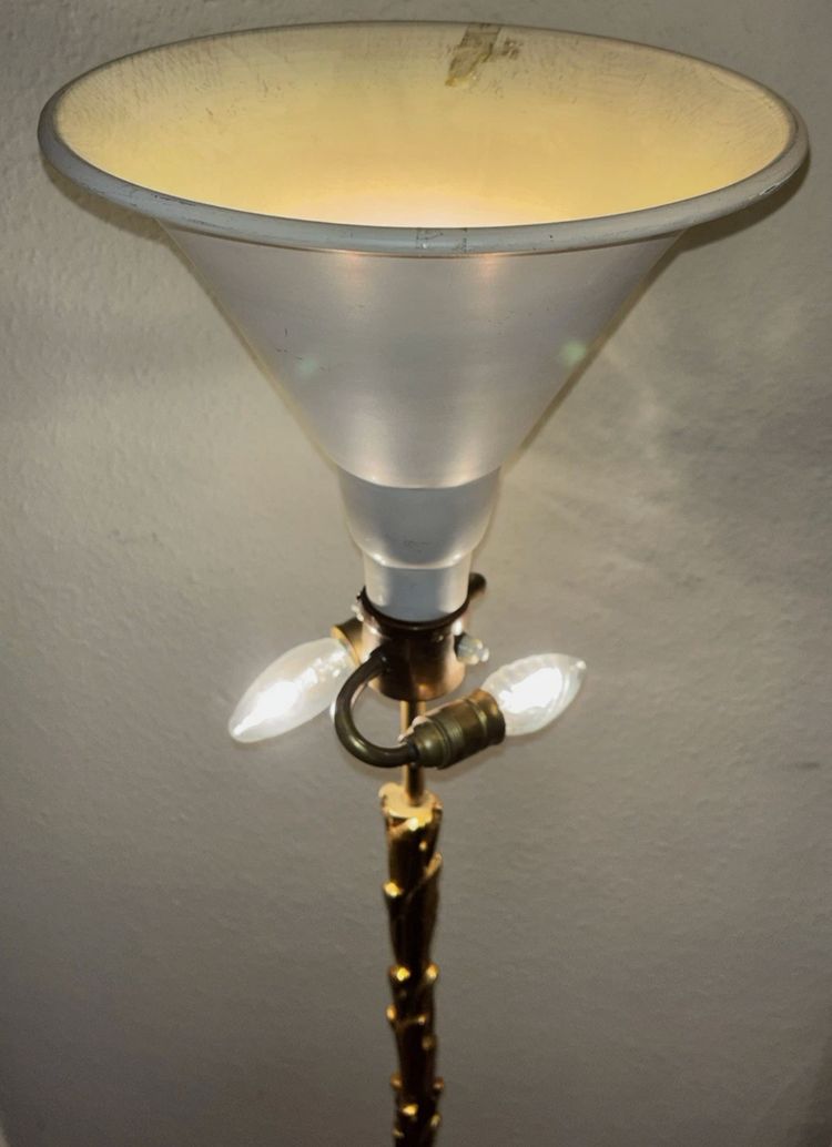 Maison BAGUES or CHARLES ( attributed to ) Large ormolu floor lamp