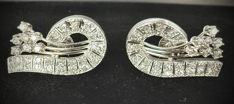 Ohrringe mit 2 Karat Brillantbesatz