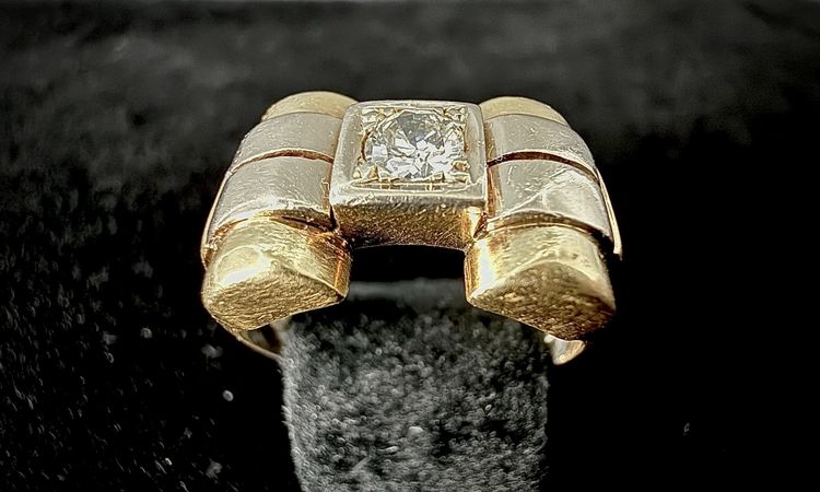 Anello Tank in oro giallo e diamanti