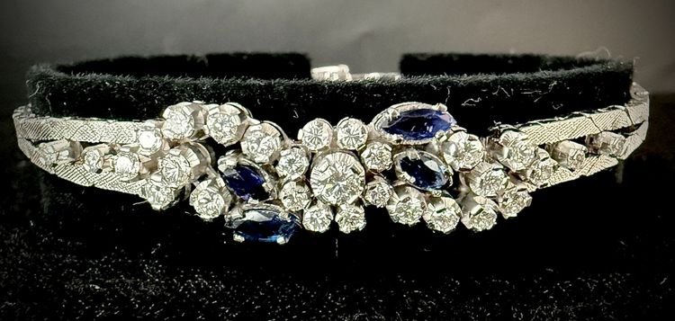 Bracelet or blanc serti de saphirs et brillants