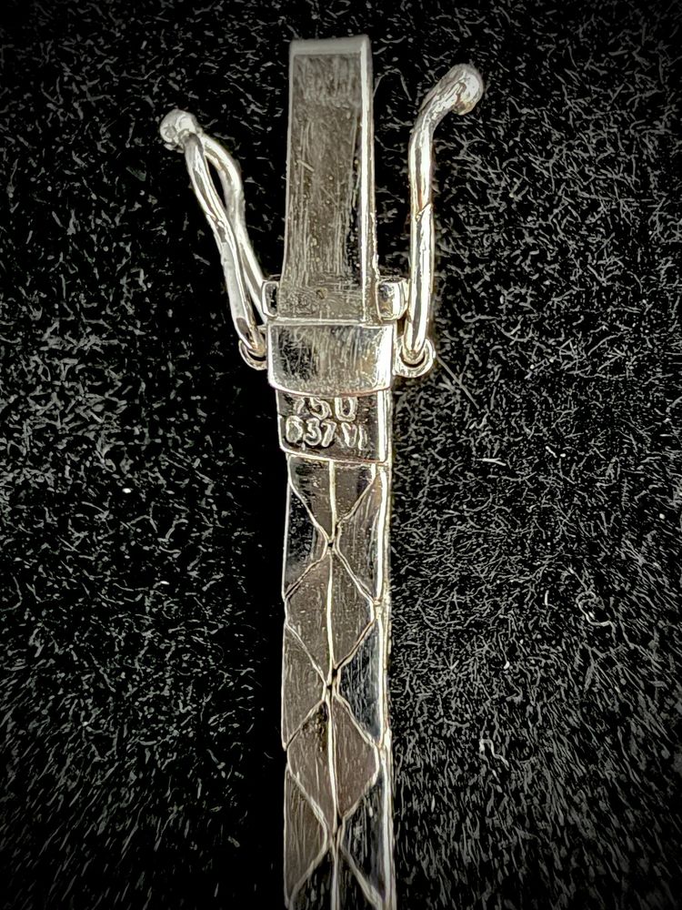 Bracelet or blanc serti de saphirs et brillants