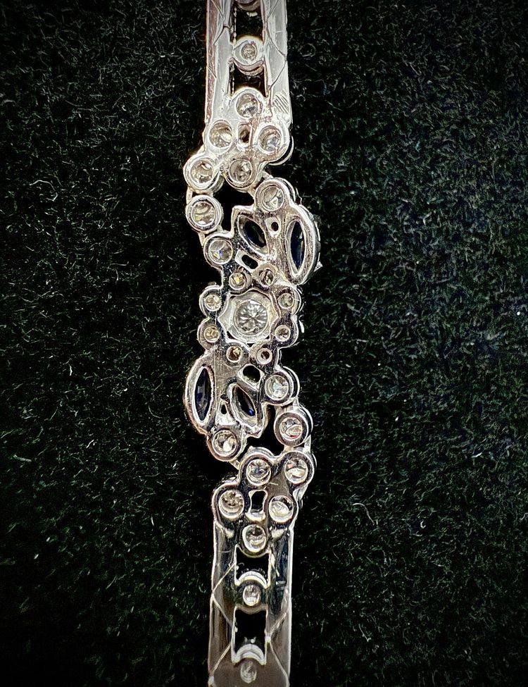 Bracelet or blanc serti de saphirs et brillants