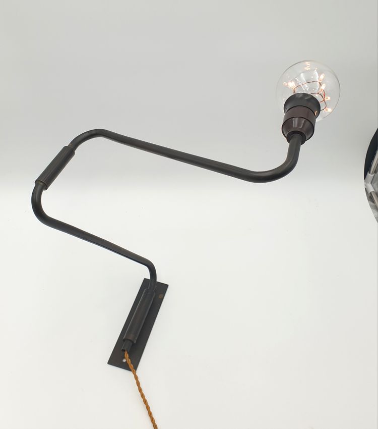 Ancienne lampe d'atelier / d'Architecte circa 1950/60 BRONZE and BAKELITE Moving arms