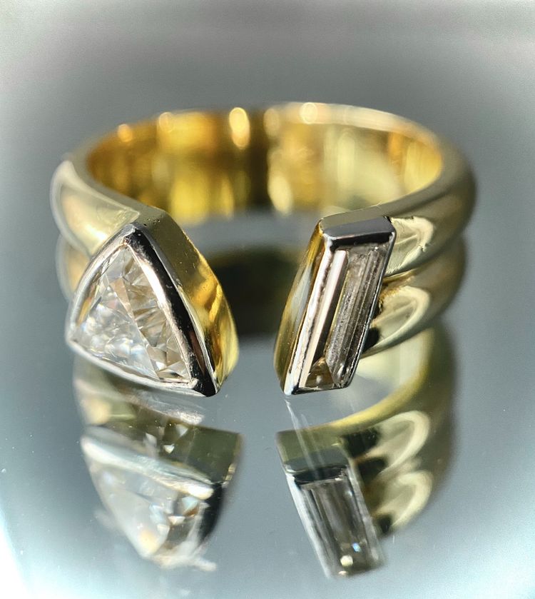 Bague or jaune sertie de deux diamants