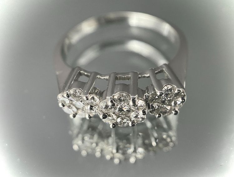 Bague or blanc sertie de brillants