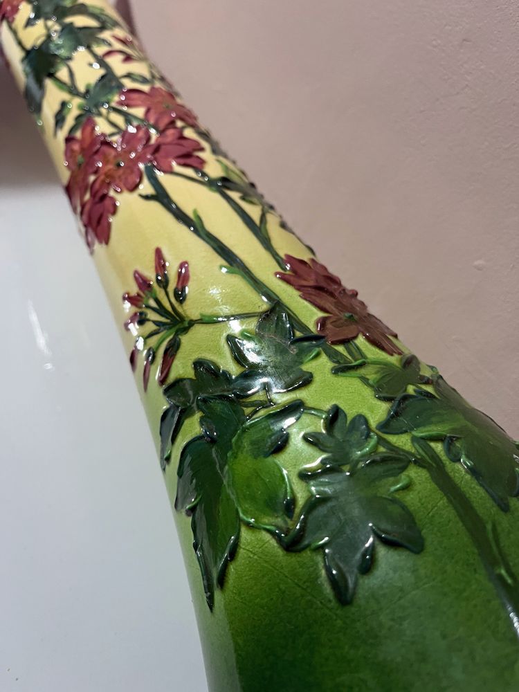 Vase Sarreguemines ( modèle 9848) motifs floraux 1830